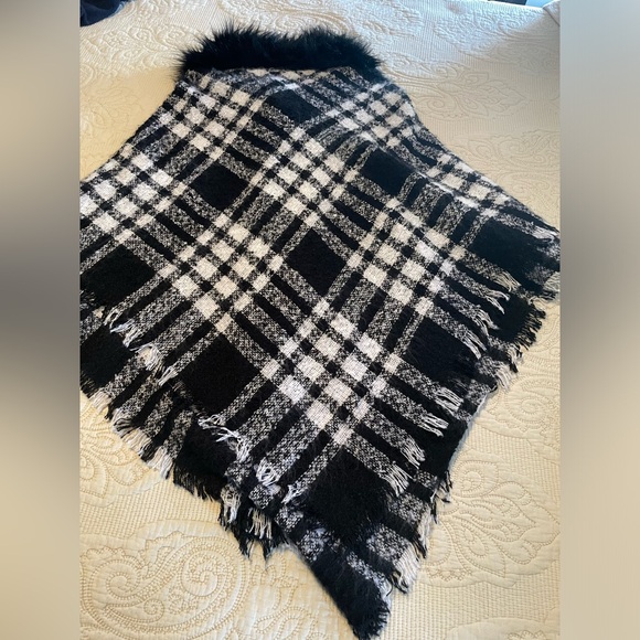 Knit Plaid WRAP One Size - Picture 6 of 10